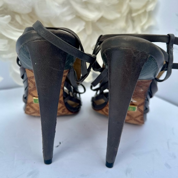 L.A.M.B. Sandal Heels in grey - Picture 3 of 6